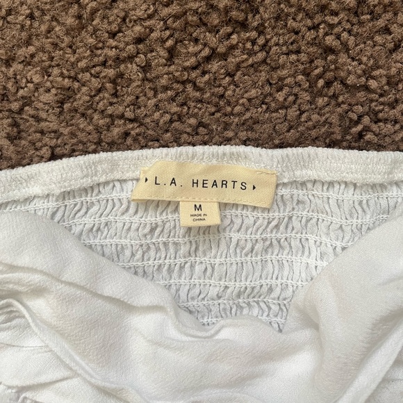 Woman’s white crop tank top - Picture 2 of 3